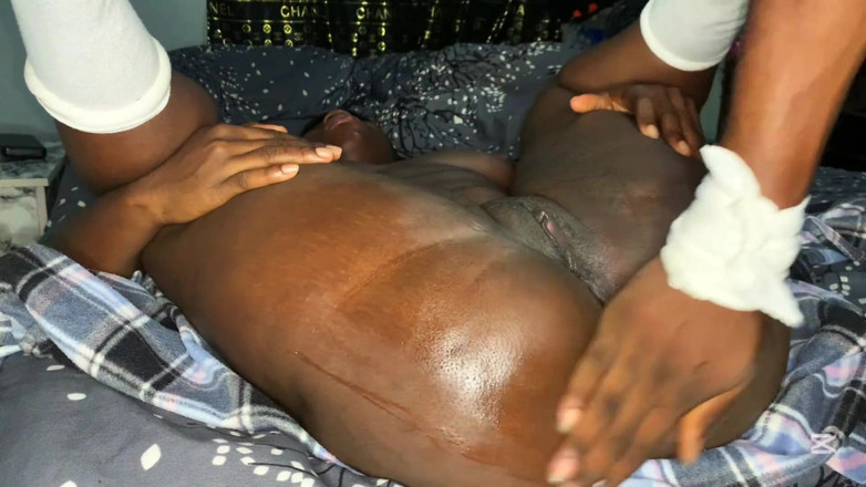 Nastyherrishome: Cewek nakal kulit hitam nganggur untuk pertama kalinya
