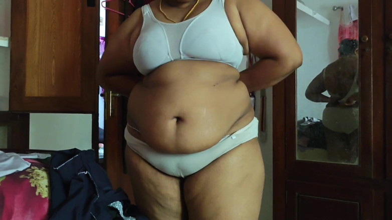 Anne Ipe: Chubby Indian Girl Completely Strips for Camera Before Getting Dressed