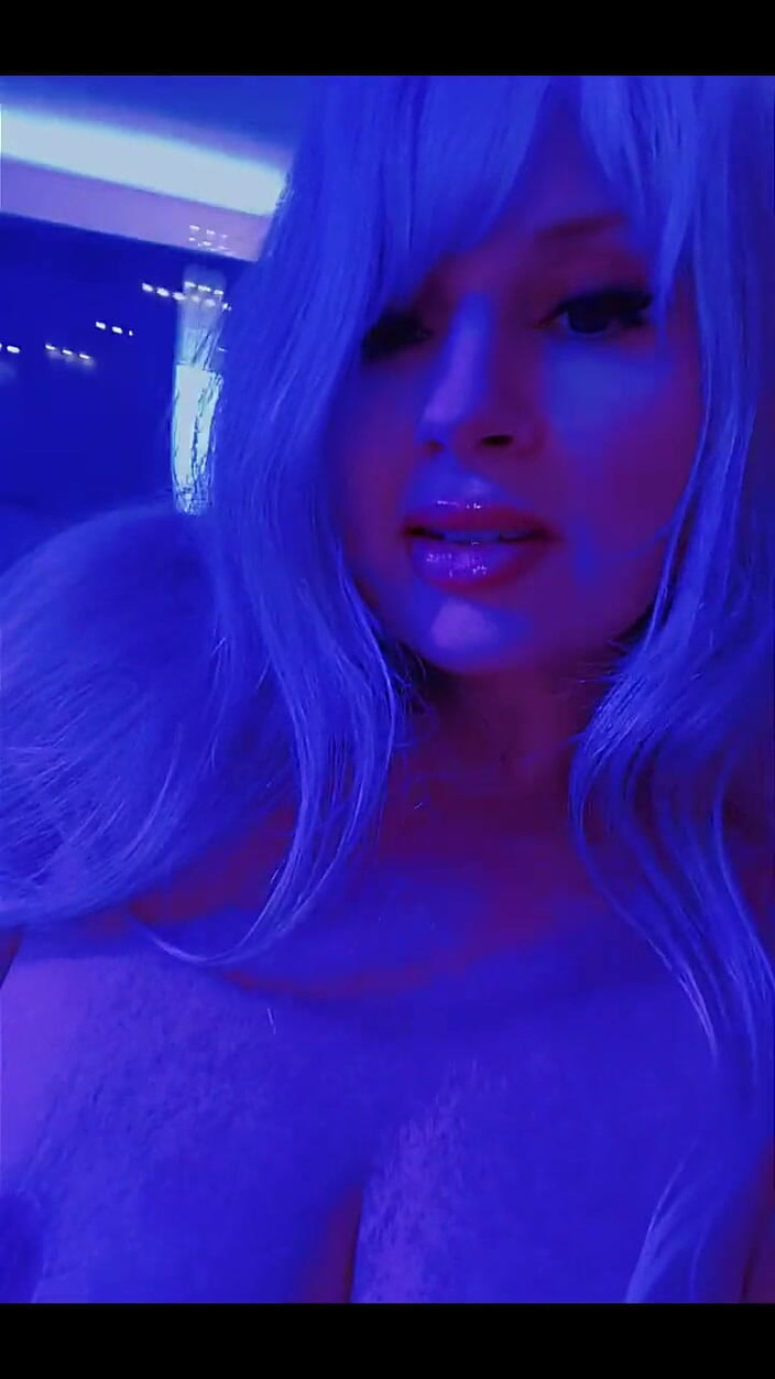 PaintedRose: 여기 나를 만지고 싶어?