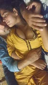 I Play with My Hottest Real Wife