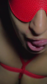 BDSM สาว submissive เซ็กซี่กลายเป็นทาสเพื่อเติมเต็มจินตนาการ