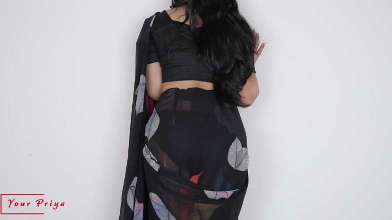Your Priya: Quente indiana amiga na siririca masturbando bunda e buceta com...