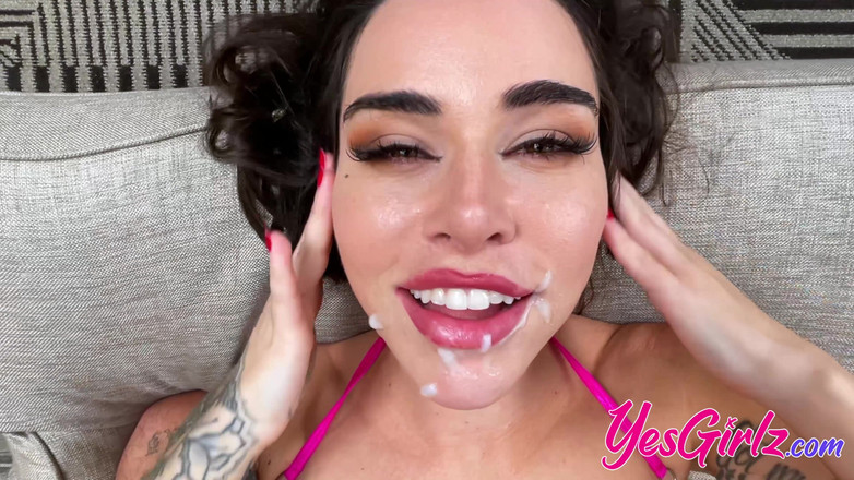 YesGirlz: セクシーな吸盤ファッキンサッティン