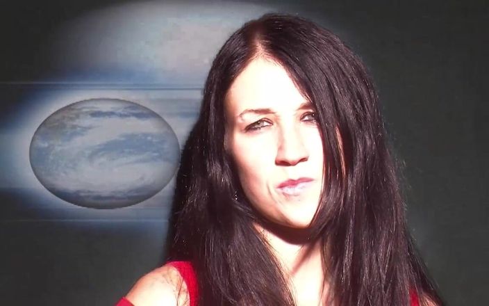 Deutschland Porno X: Banyoda masaj eldiveni ile üçlü seks