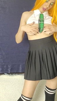 Shy body show