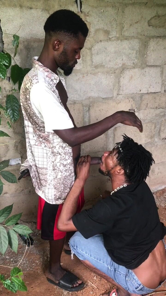 Segzze_: Ben ve erkek arkadaşım binada