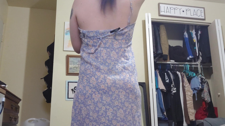 lilredvelvettt: Aku lagi ngelakuin semua gaunku