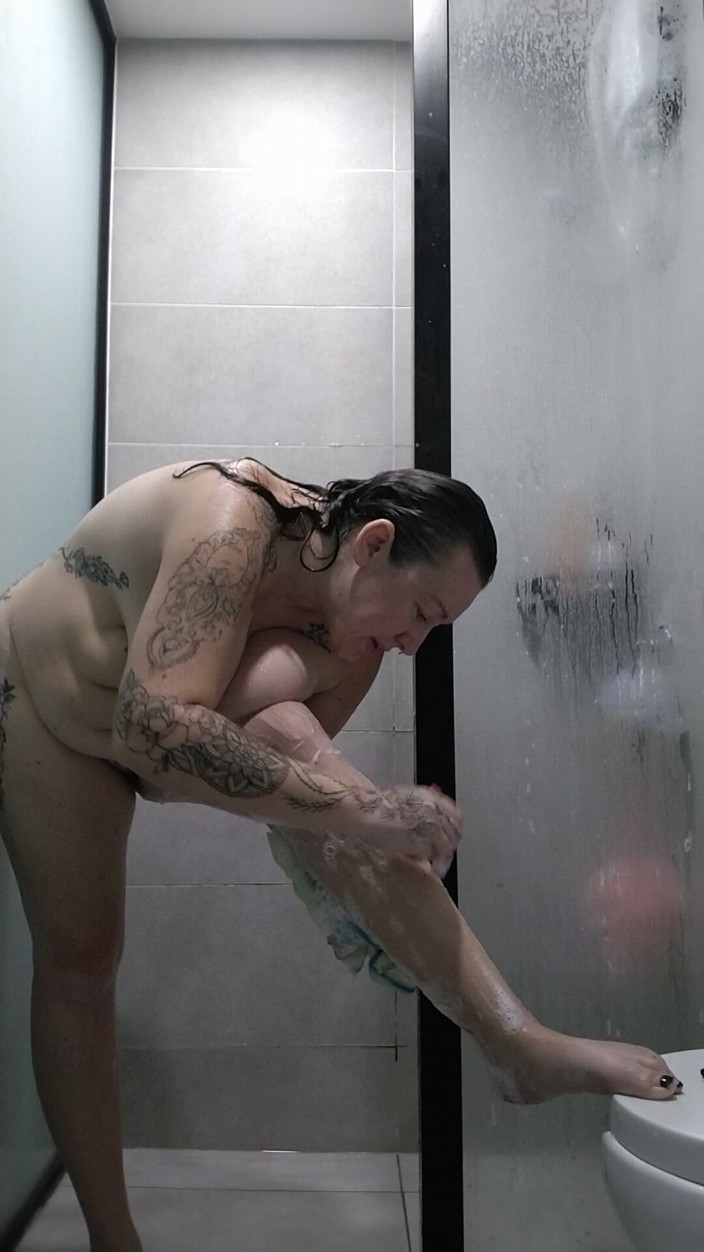 Jimbob Star Straight: Jade Shower &amp; Shave