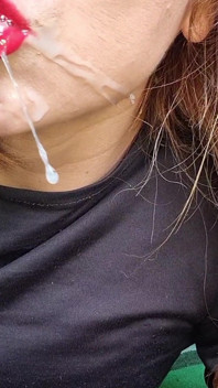 น้ำอสุจิในปากฉัน