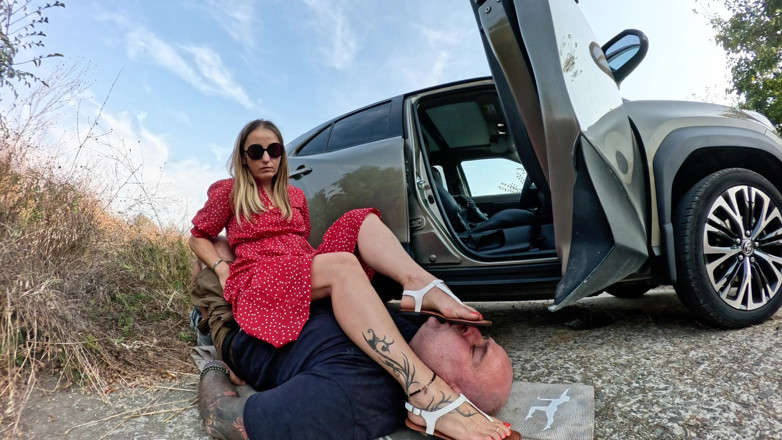Mistressyammyboots: Controllo Della Padrona: Adorazione Audace Del Sandalo E Dominazione Totale