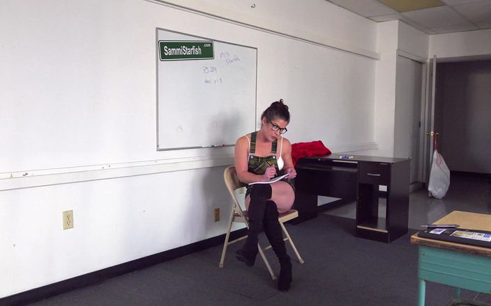 Sammi Starfish: Zlobivá učitelka - anál ve třídě