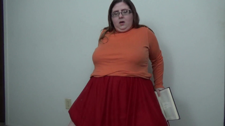 Miss Evanna: Velma reads &amp; rides
