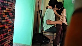 Hintli matematik öğretmeni öğrencisiyle sert sikiliyor