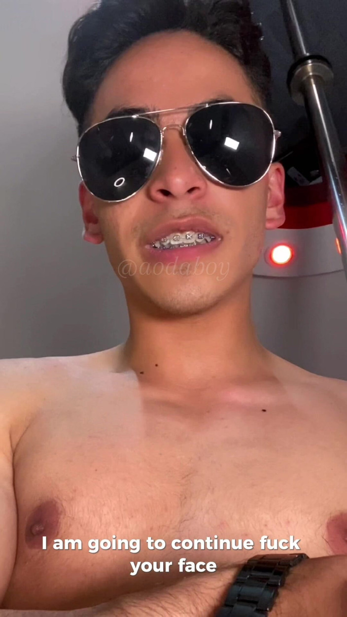 aodaboy: अत्यधिक प्रभुत्व और चेहरा कमबख्त