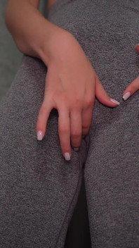 Fetish unta dalam seluar yoga bahagian 1