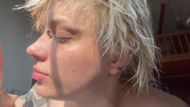 Glitterqueen1999: Kein Make-up, goth mädchen in der sonne fackelt schweinische Nase