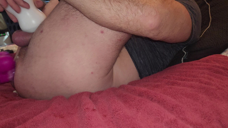 Theo Magnum: Pria straight dibuat menganga sama mesin seks dildo ukuran raksasa