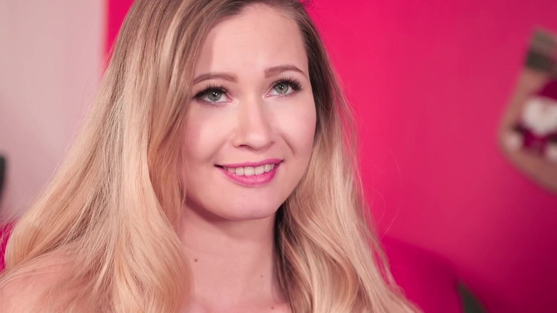 Stella Cardo: Sexy engel kwam uit de hemel en liet haar borsten...