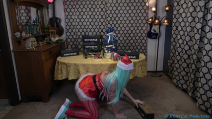 MrxMrsCox: Santas Little Helper Needs Your Help