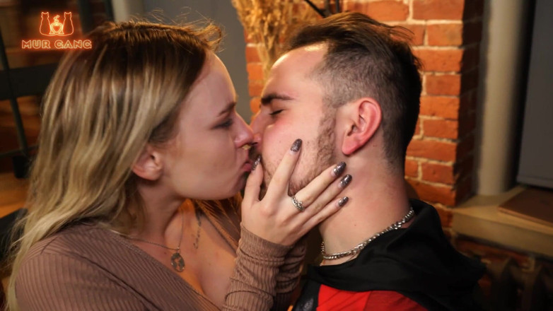 Bella Mur: Studentský chlapec zjistil, jaké to je mít bestie pornohvězdy - od...
