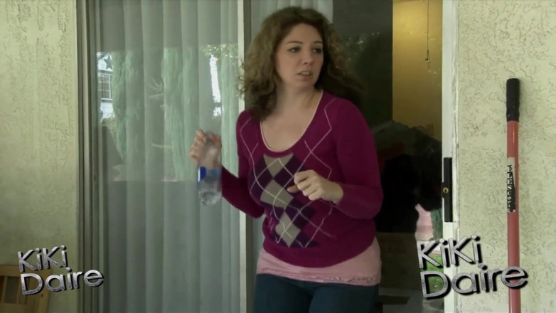 Kiki Daire MILFLand: Muss Ich Pinkeln