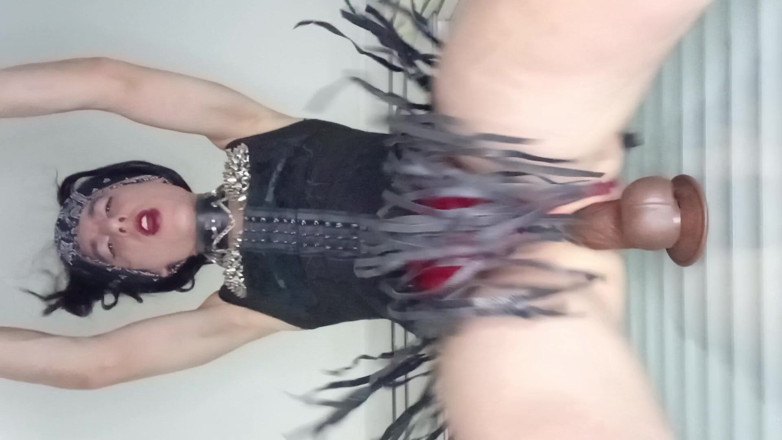 Penelopene27: Španělský crossdresser jezdící kohoutem