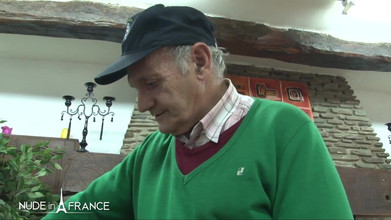 Nude in France: Nabízí si orgie století s Clarou a Lili