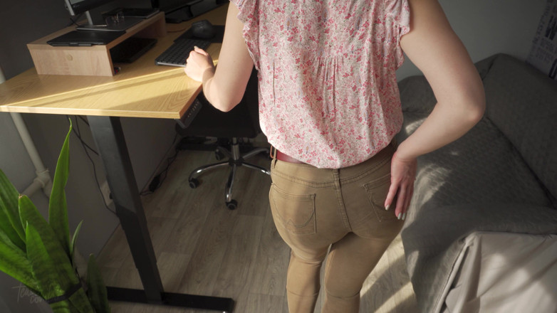 Teasecombo 4K: Stygg kollega som visar upp Wedgie Fitta