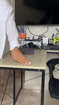 Saia do seu emprego e enfie seu pau enorme em mim
