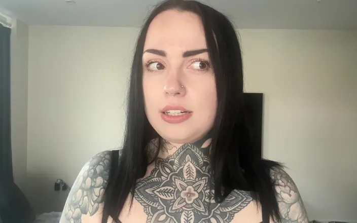 Miss Valentina: Secret Lesbian Sex Tape