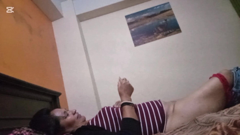 Moo DBOXXX: Yine üvey annem ile, o bir fahişe, bana maço olduğumu söylüyor