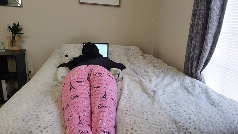 Julia Ryan: Thong Forgotten Pt 2