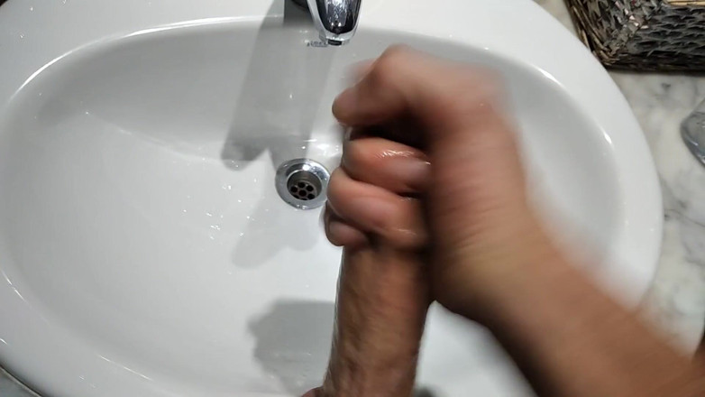 Elvissc: I Put Toothpaste on My Big Cock, at First It...
