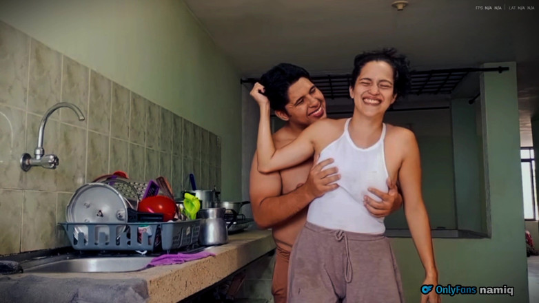 NamiQsein: La stronza viene inchiodata in cucina