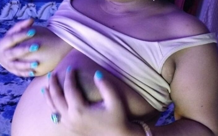 HotGirl21: The girl gets hot in online sex and gets naked...