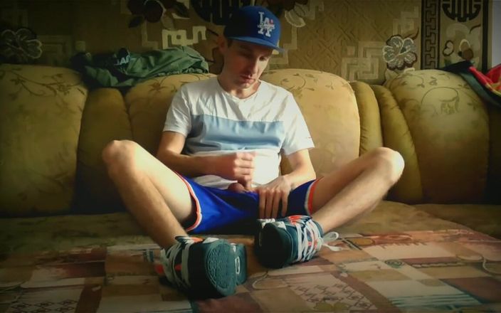 Sneakersmax98: Onani klädd i skater Sneakers Osiris D3
