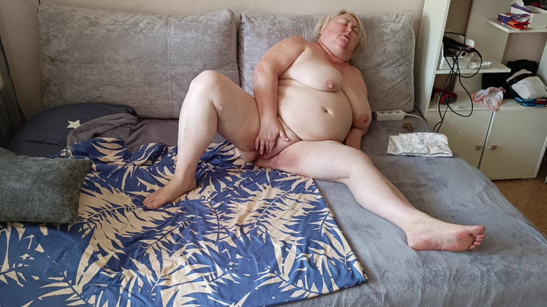 Zona901: I Came to a Masturbating Neighbor to Give Me a...