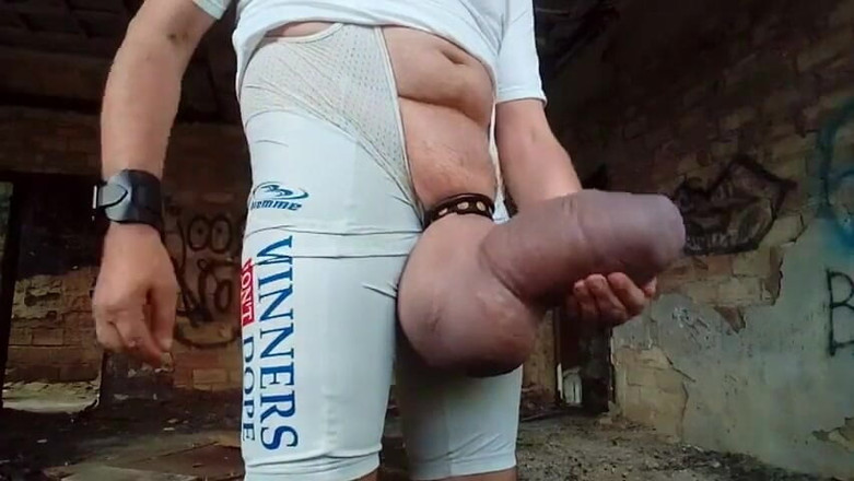 Monster Meat: Jeux de danger_risky artistiques pervers