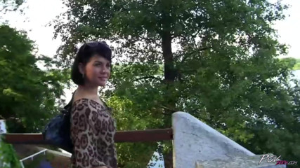 Czech Pornzone: utsuk kaale baal vaali khule men land ura rahi hai