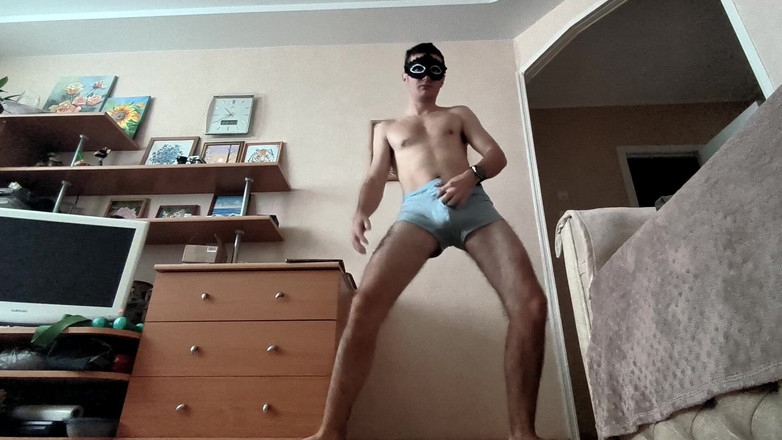 webcamboy98: Spogliarello nel weekend