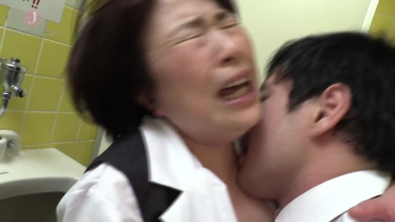 Celebrity Japan: สาวเอเชียวัยผู้ใหญ่โดนเย็ดในห้องน้ำ