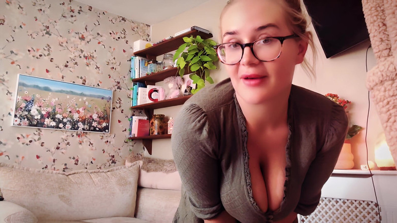 JessieHH: Elle se fait prendre par des belles-mères qui se lavent...