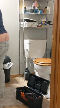 Le trou du cul d'une femme plombier