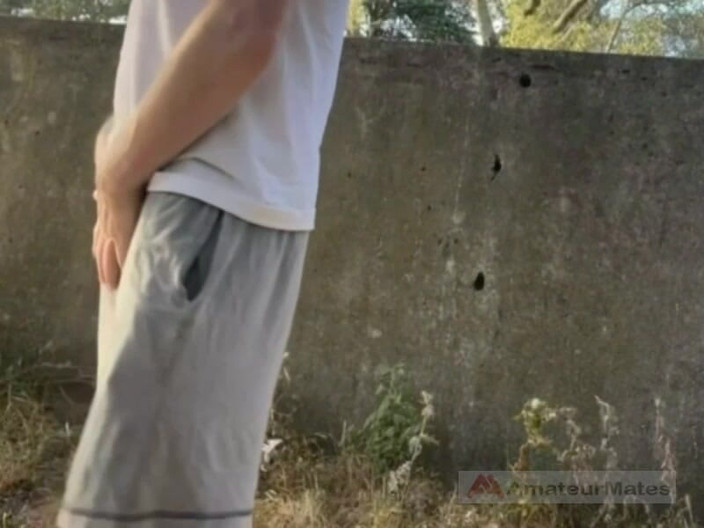 AmateurMates: Compilație de freeballing de amatori, umflături și vpl (linia penisului vizibilă)