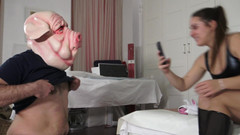 Femdom Austria: Udělej to ke Mně, ty klaune! Prase, kočka a kráva!