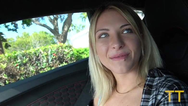 Teddy Tarantino: De 19-jarige Emma Bugg krijgt de grote lul van Teddy Taran...