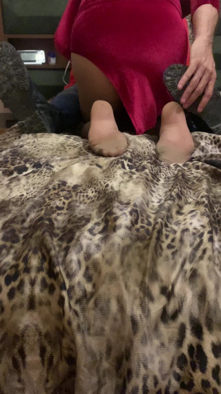 cd_aysemmm: 내 팬티 스타킹을 입은 18살 배다른 아들