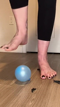 Will It Pop!? Giantess Feet Vs Balloons Barefoot, Sandals, Vans Annihilation