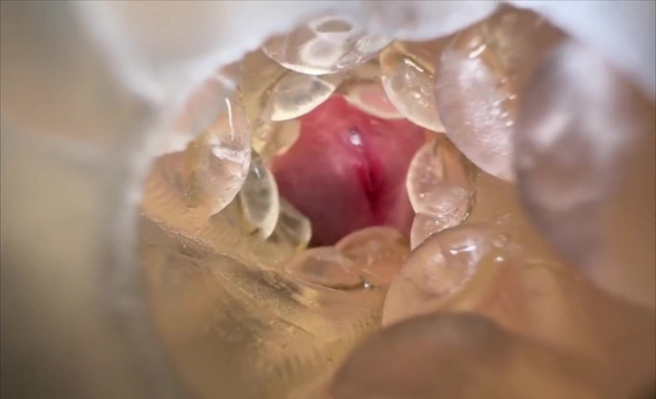 Bigbadfriendlyguy: Enorme creampie met inwendig zicht tijdens het neuken van zaklamp,...