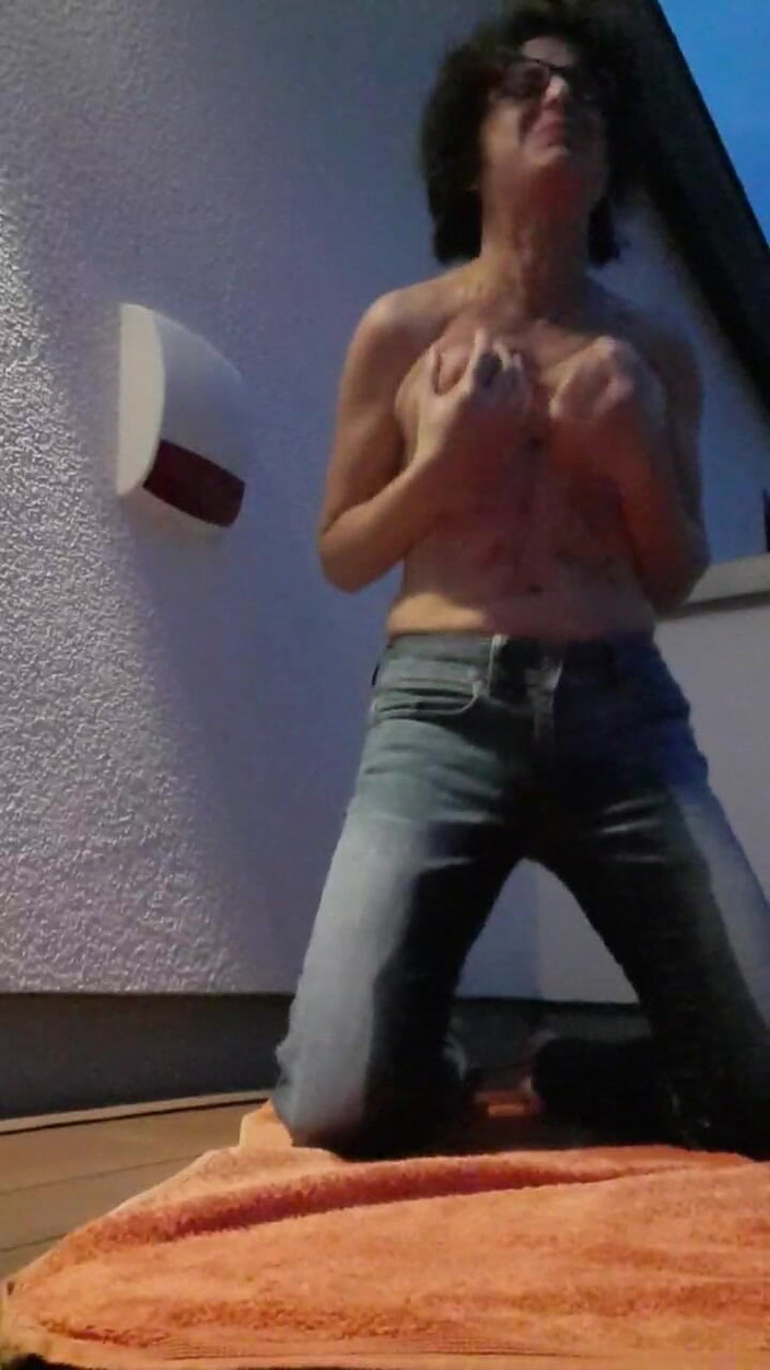 JulieEroticDress: MILF Squirts Jeans Wett